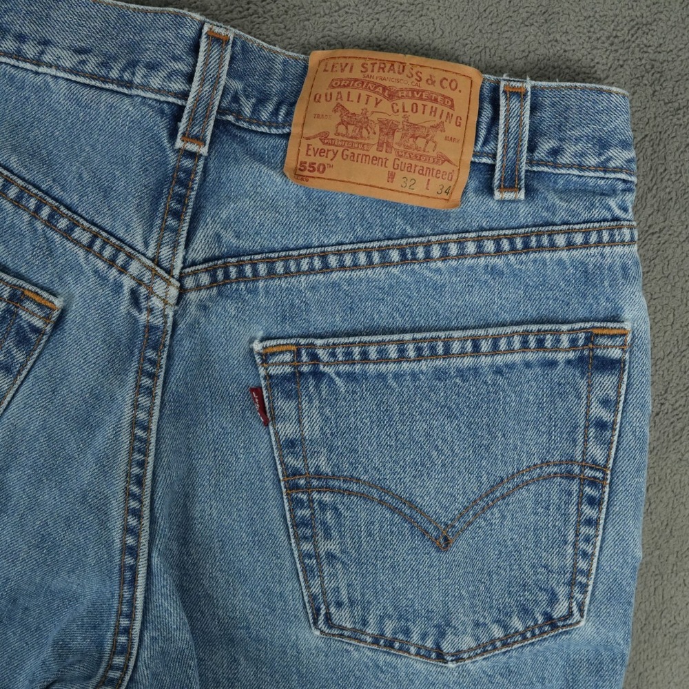 VTG Levi's 550 Jeans Mens 32x34 (30x34) Blue Relaxed Fit Tapered Leg Made in USA